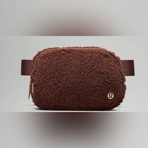 Lululemon Fleece Belt Bag chocolate brown. 1L